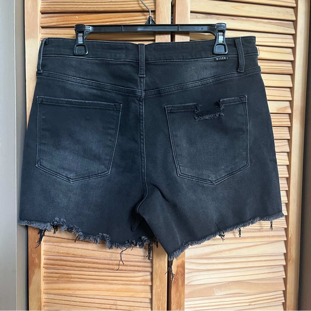 Wild Oak + Risen Jeans Distressed Black Denim Shorts Size 1X - Picture 2 of 7